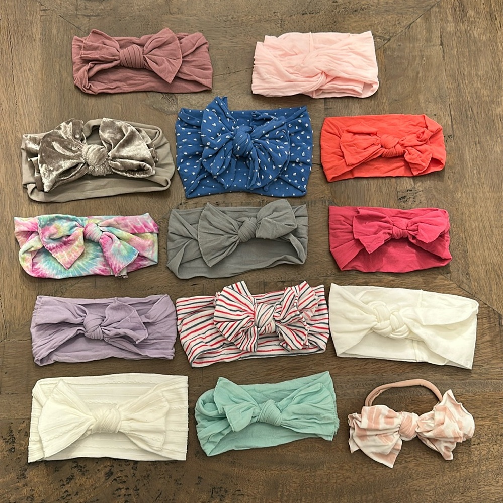 Baby Bling Bows - Newborn to Little Baby, 14 pack, multiple colors and styles